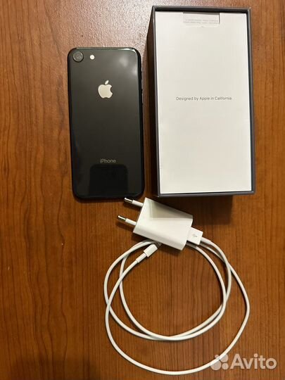 Телефон iPhone 8 64 gb