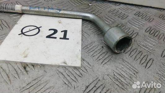 Ключ колесный toyota avensis verso ACM20 (DMA09VP0