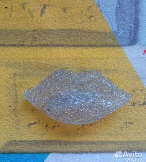 Брошь Губы на шапку, сумку, одежду