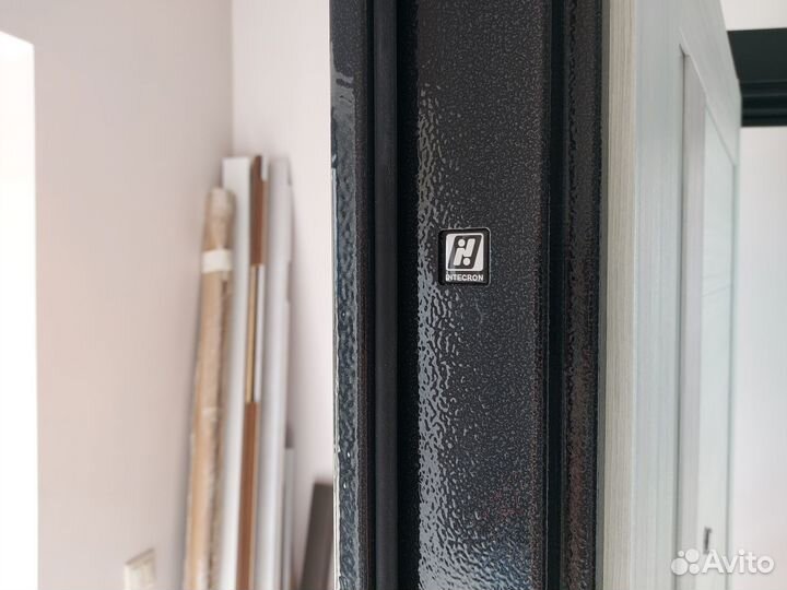 Входная дверь Вена