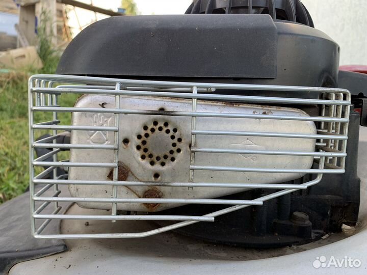 Газонокосилка бензиновая