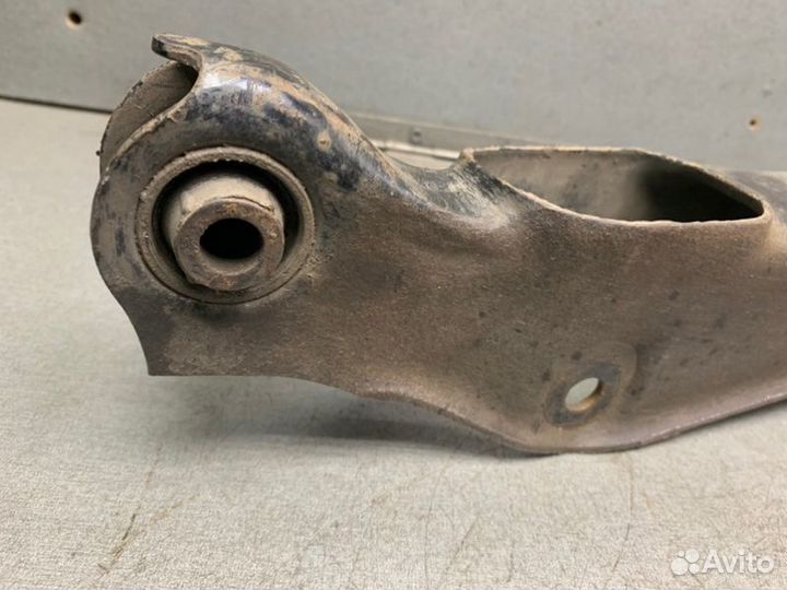 Поперечный рычаг задний Mitsubishi Lancer 9 седан