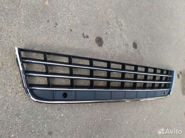 Решетка бампера Touareg 7P6853671