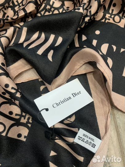 Тонкий шерстяной платок Dior розовый мягкий