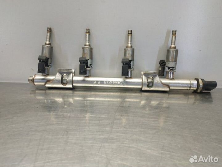 Рейка топливная (рампа) Skoda Octavia A7 chpb