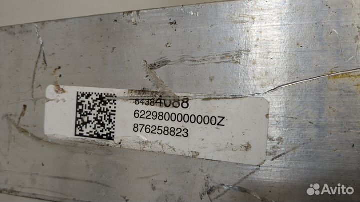 Усилитель бампера задний Cadillac XT4