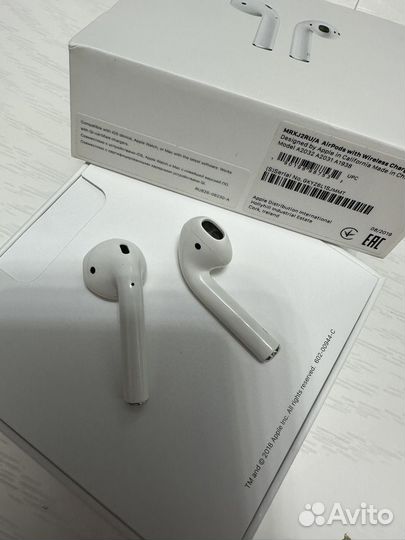 Беспроводные наушники apple airpods