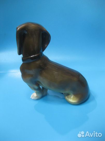 Фарфоровая статуэтка