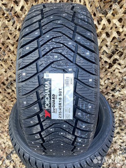 Yokohama Ice Guard IG65 235/45 R18 98T
