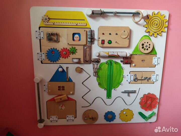 Бизиборд развивающий на стену