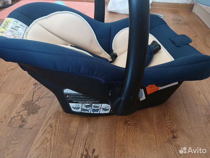 Автомобильное кресло