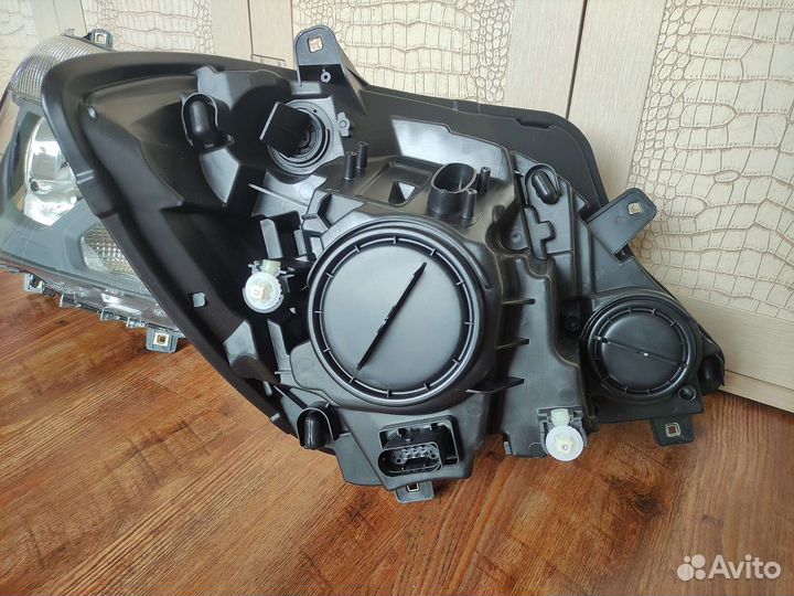 Фара Спринтер 906 рест левая правая