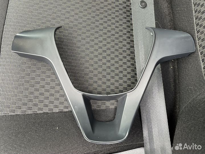 Накладка на руль vesta