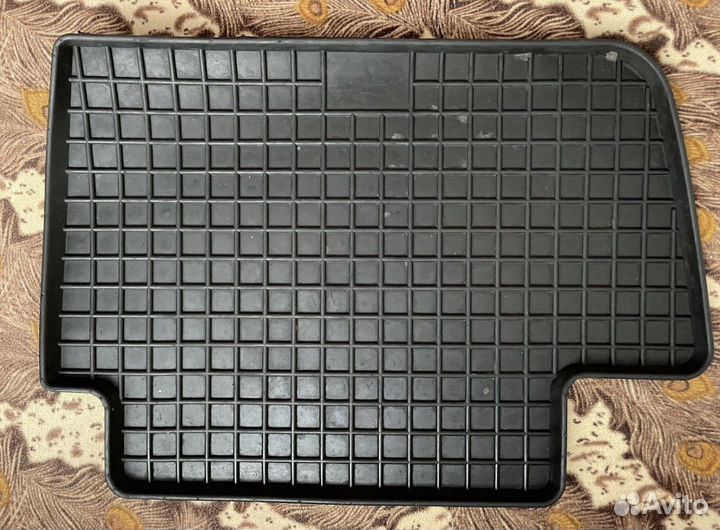 Автомобильные коврики резиновые