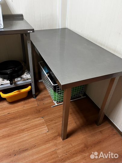 Кухонный стол металлический