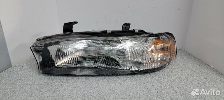 Фара передняя левая Subaru Legacy