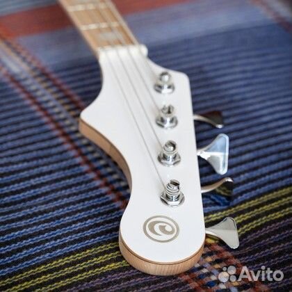 Бас-гитара Cort NJS4-WHT (чехол в комплекте)