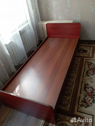 Кровать
