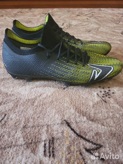 Футбольные бутсы 42 размер