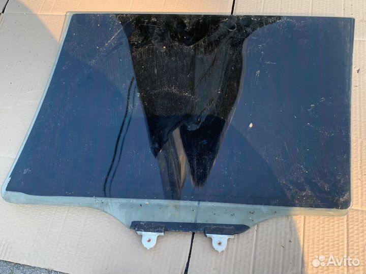 Стекло заднее правое lancer 9 универсал