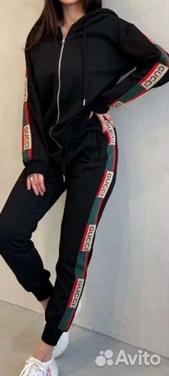 Костюм спортивный