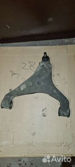 Рычаг передний левый