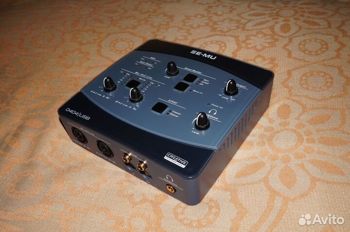 E-MU 0404 USB 2.0 24 бит 192 кГц Цап (DAC) AK4396