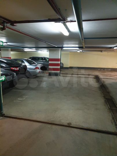 Машиноместо