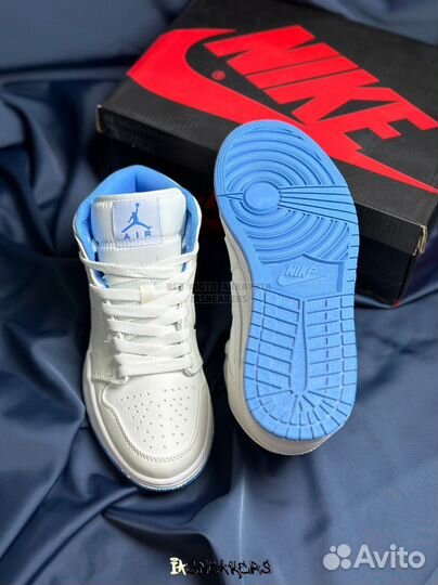 Кроссовки Nike Air Jordan 1 high белые 36-40