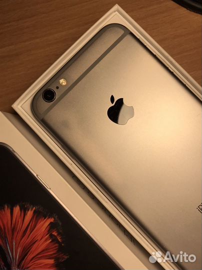 iPhone 6S, 64 ГБ