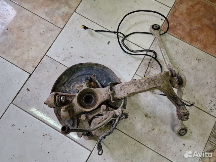 Поворотный кулак Volkswagen Passat B5 plus