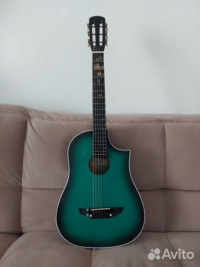 Акустическая гитара