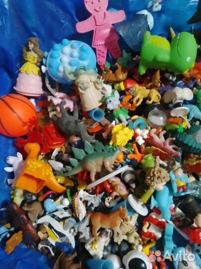 Игрушки из киндера пакетом