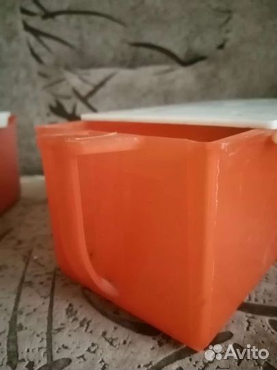 Контейнеры для непищевых продуктов и инструментов