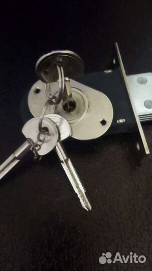 Замок внутренний для межкомнат. Двери