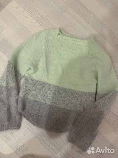 Свитер женский