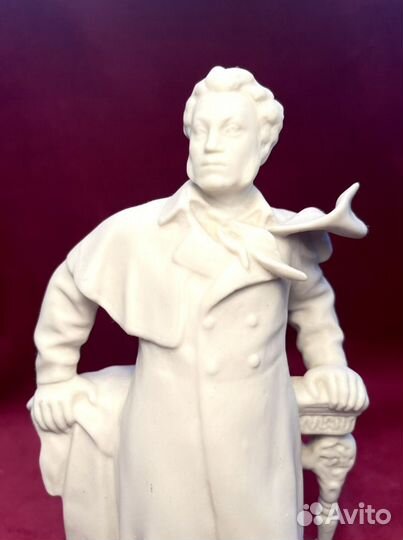 Фарыоровая Статуэтка «Пушкин А.С»