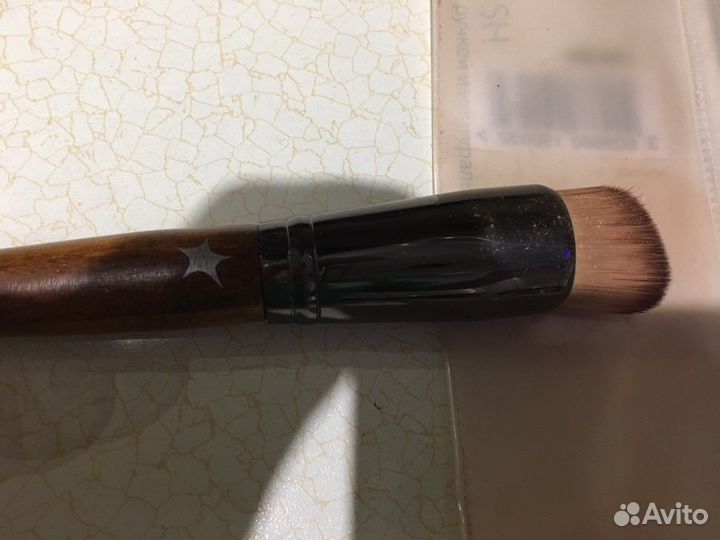 Кисть новаядля макияжа