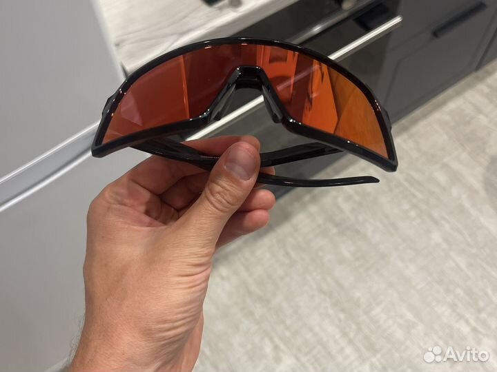 Очки oakley sutro