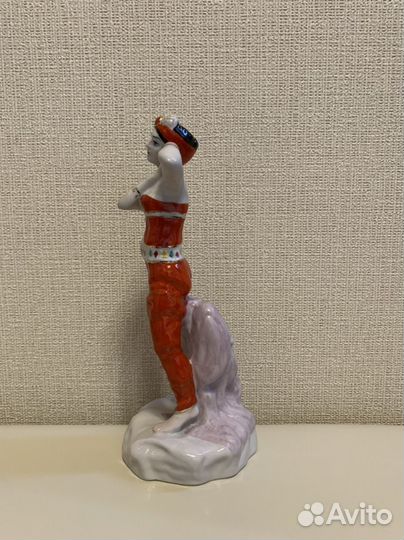 Фарфоровая статуэтка Баядерка