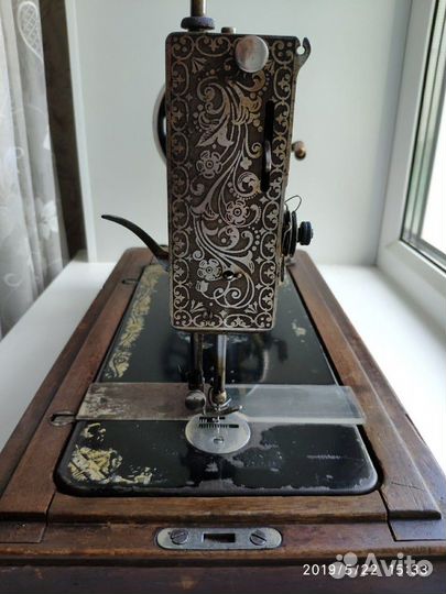 Швейная машина 