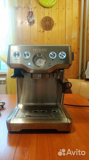 Кофеварка рожковая bork С 803