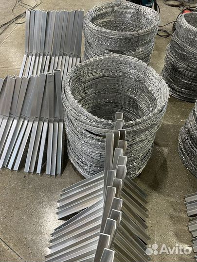 Ограждения Егоза. Колючая проволка