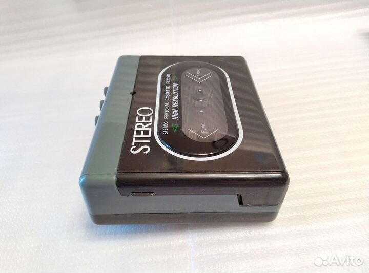 International AK-18. Кассетный плеер