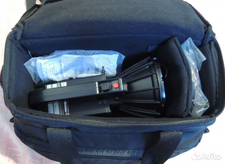 Ксеноновый фонарь-прожектор