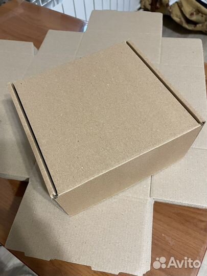 Крафтовые коробки с окошком и без