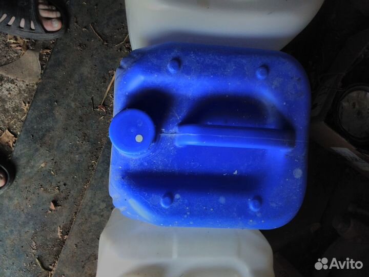 Продам канистры 30литров