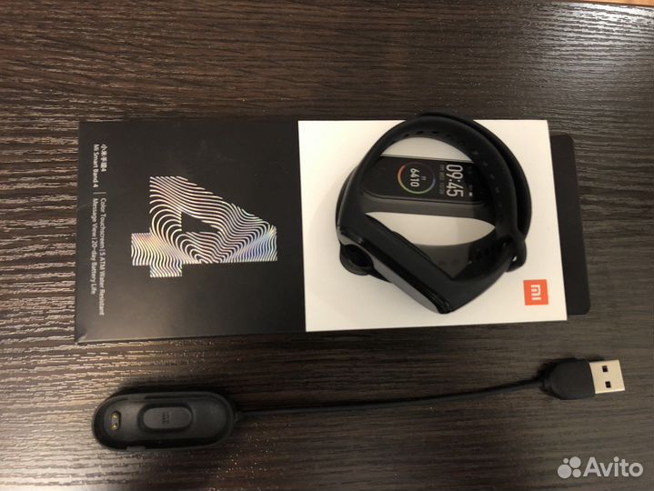 Часы Xiaomi mi band 4