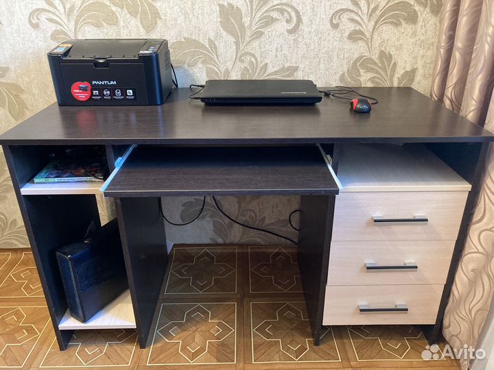 Компьютерный стол, стол для учебы