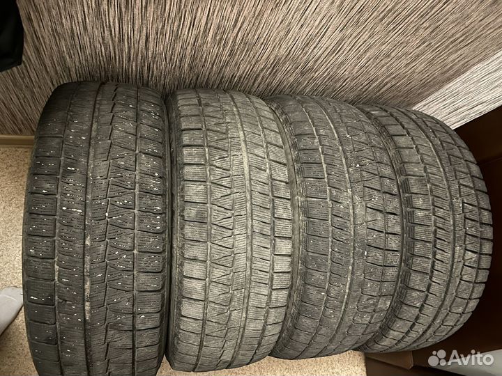 Bridgestone Blizzak Revo GZ 215/55 R17 94S